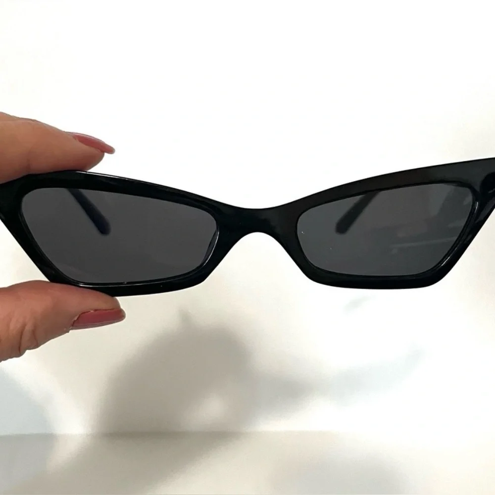 New Widow Black Goth Cat Eye Sunglasses Cunning Cat Dolls Kill Witch Vampire - Picture 5 of 7
